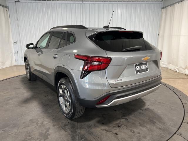 new 2025 Chevrolet Trax car, priced at $25,735