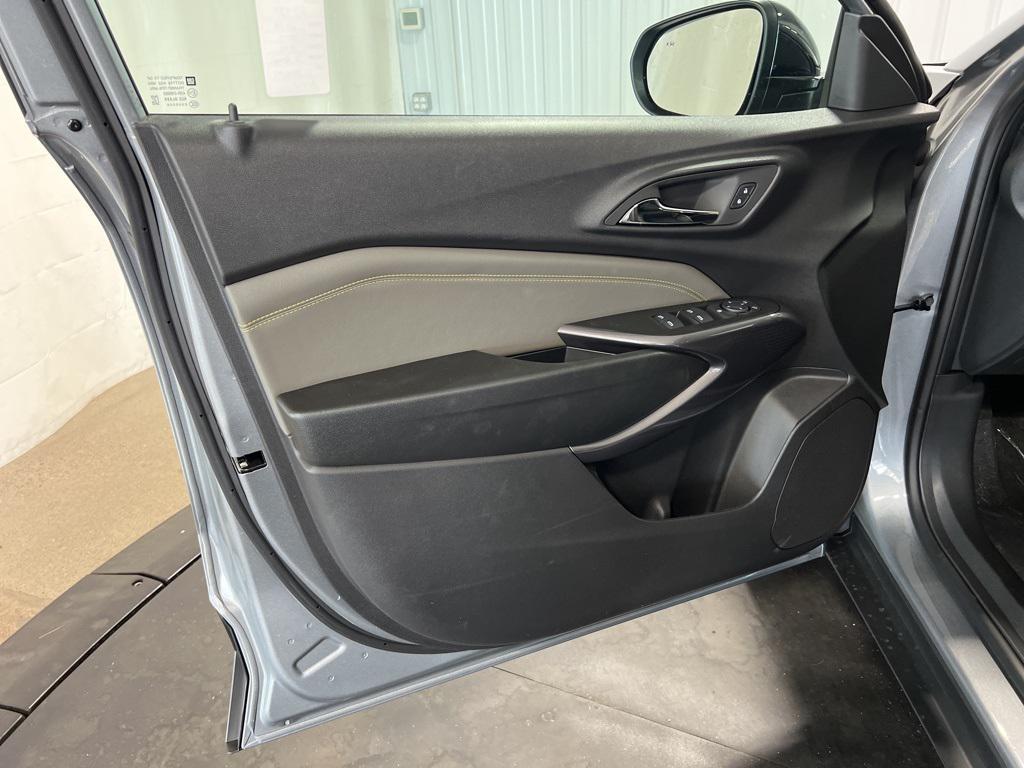 new 2025 Chevrolet Trax car, priced at $26,955