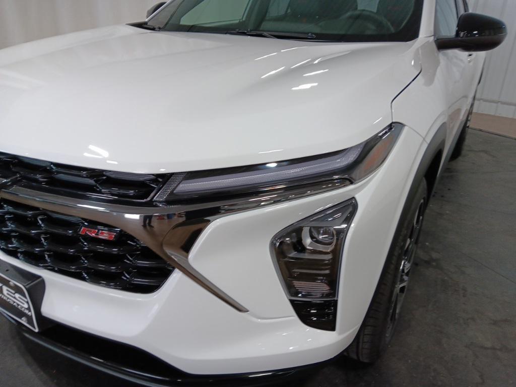 new 2025 Chevrolet Trax car, priced at $27,850