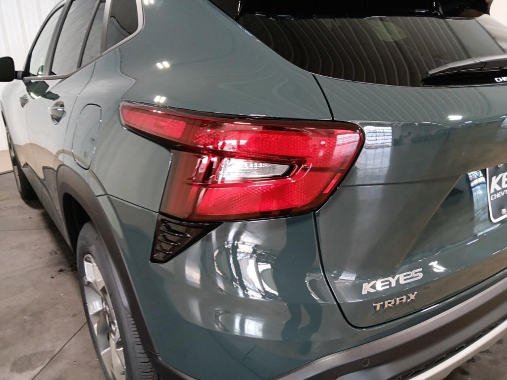 new 2025 Chevrolet Trax car, priced at $25,750