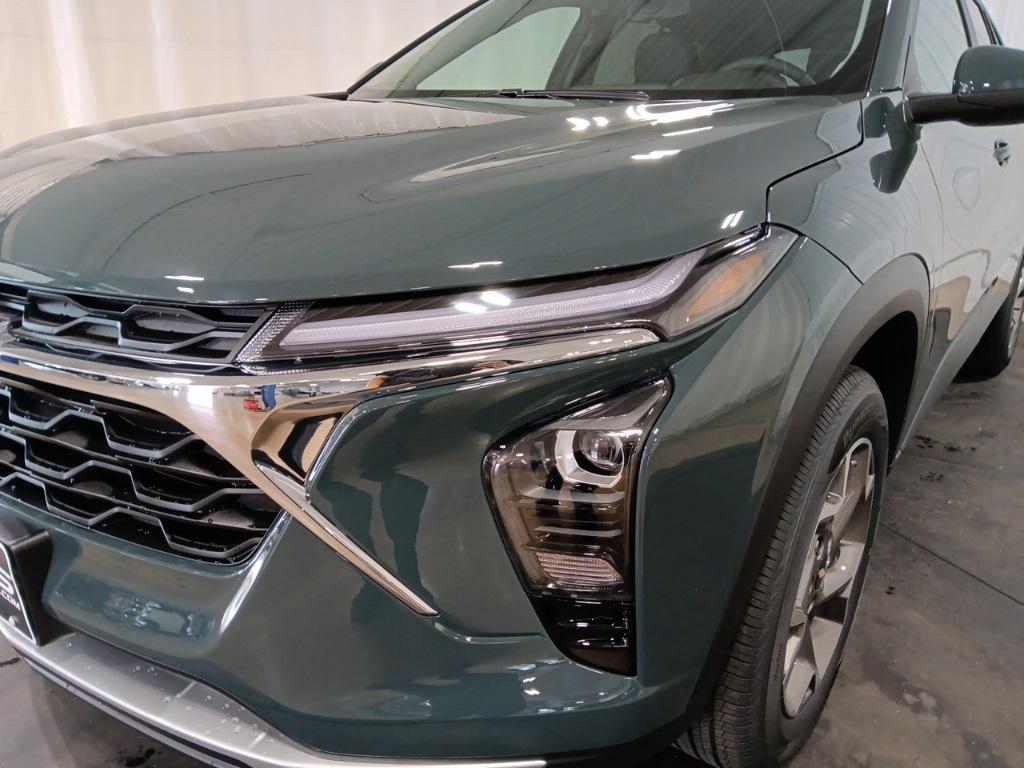 new 2025 Chevrolet Trax car, priced at $25,750