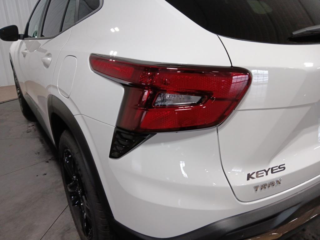new 2025 Chevrolet Trax car, priced at $27,850