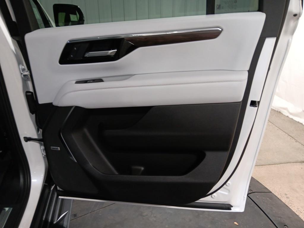 new 2025 Chevrolet Suburban car, priced at $85,205
