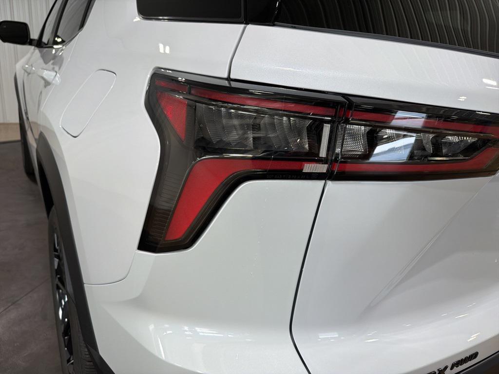 new 2026 Chevrolet Equinox car, priced at $42,105