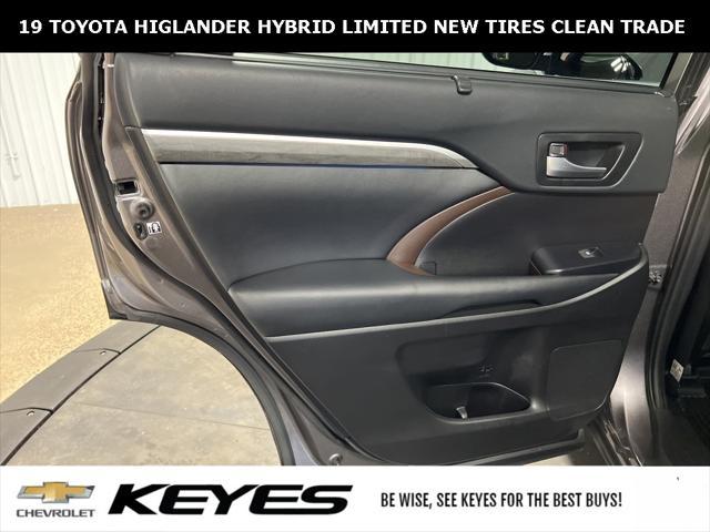 used 2019 Toyota Highlander Hybrid car, priced at $33,981