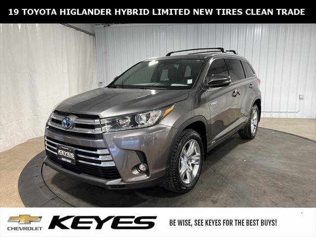 used 2019 Toyota Highlander Hybrid car, priced at $33,981