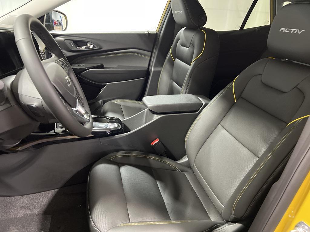 new 2025 Chevrolet Trax car, priced at $27,235