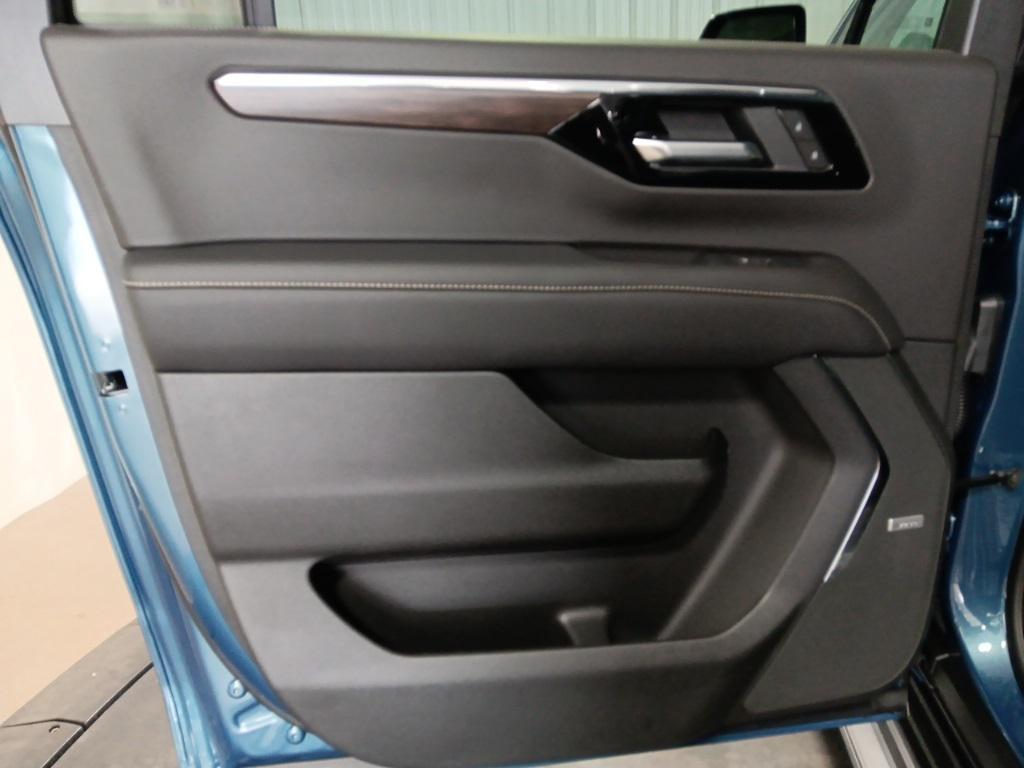 new 2025 Chevrolet Suburban car, priced at $87,350