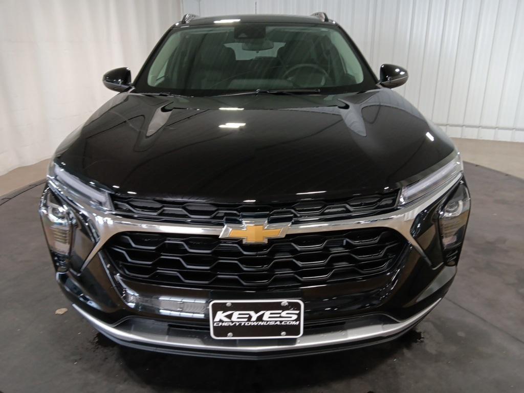 new 2025 Chevrolet Trax car, priced at $25,750