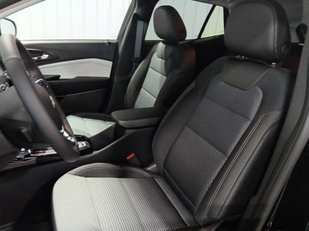 new 2025 Chevrolet Trax car, priced at $25,750