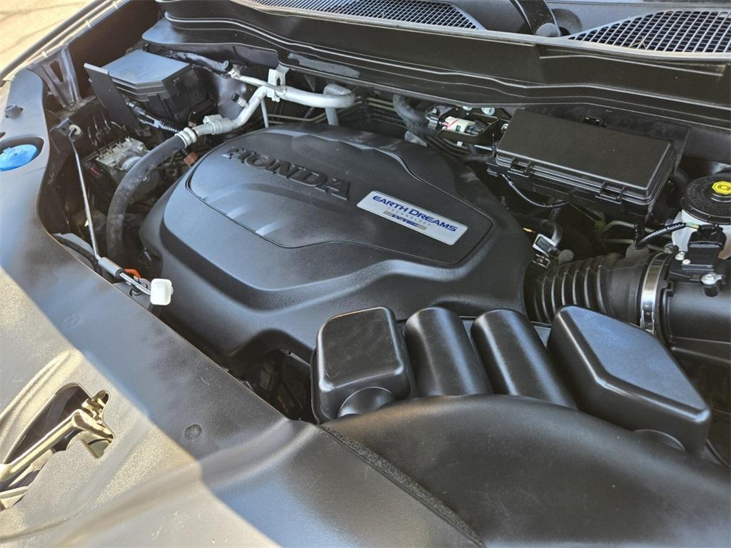 used 2021 Honda Pilot car, priced at $29,649