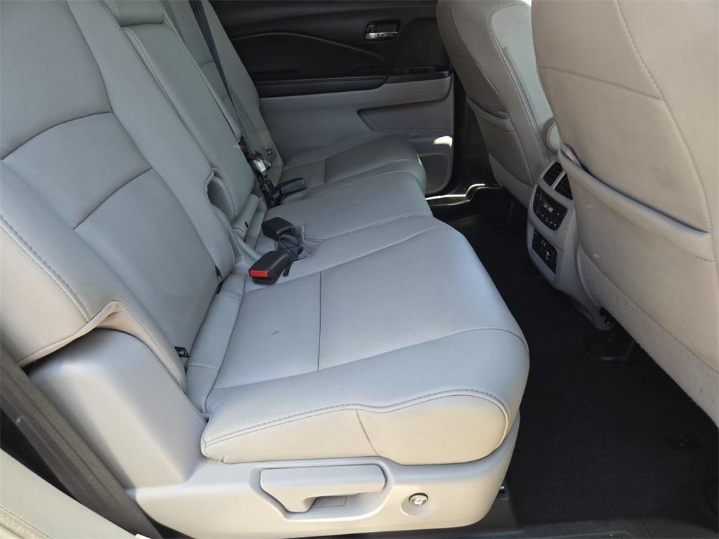 used 2021 Honda Pilot car, priced at $29,649