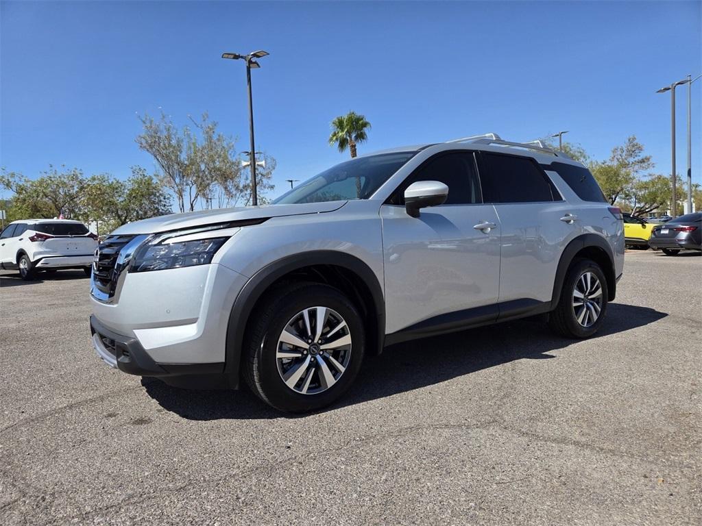 new 2025 Nissan Pathfinder car, priced at $42,220