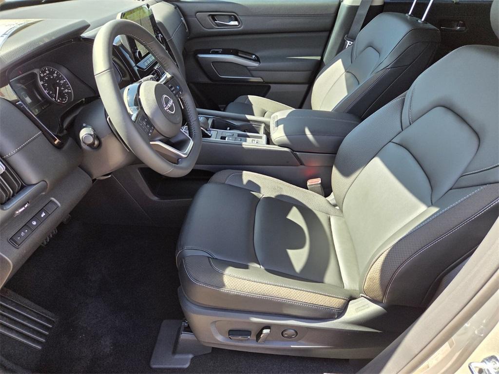 new 2025 Nissan Pathfinder car, priced at $42,220