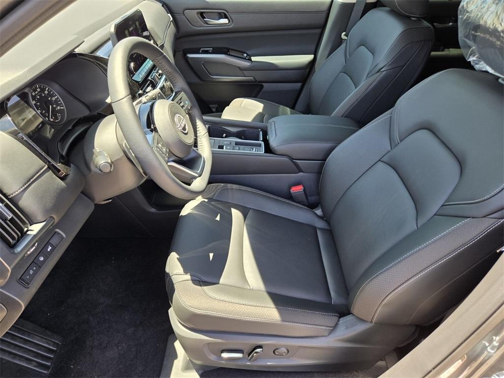 new 2025 Nissan Pathfinder car, priced at $42,213