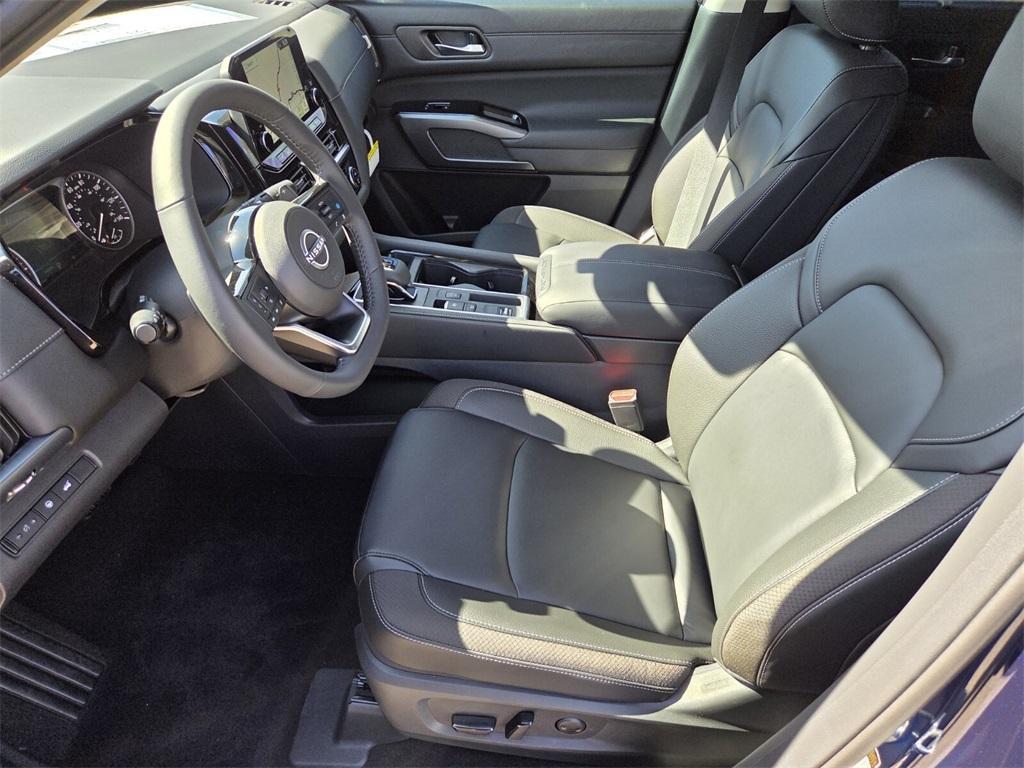 new 2025 Nissan Pathfinder car, priced at $42,220