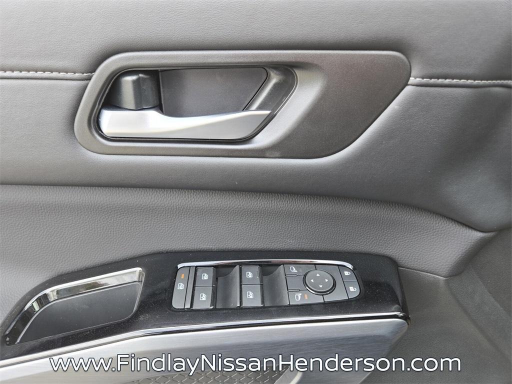 new 2025 Nissan Pathfinder car, priced at $36,850
