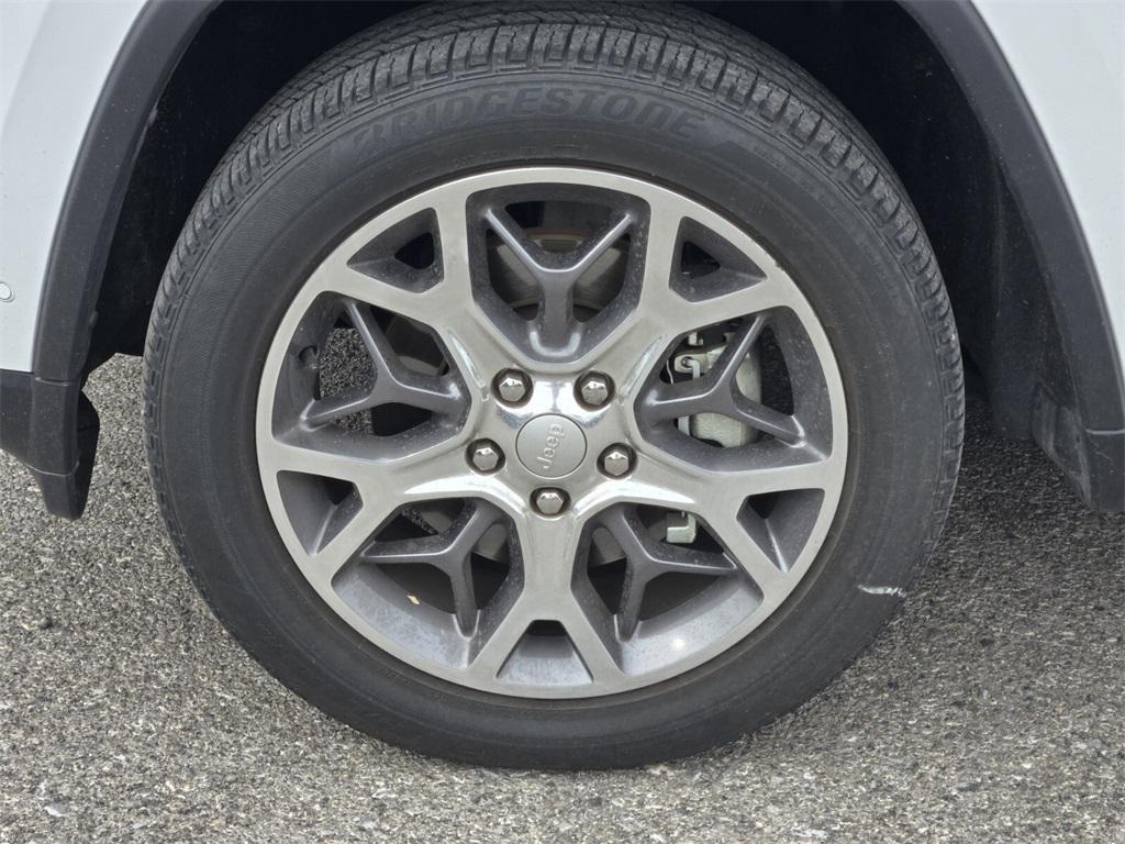 used 2021 Jeep Grand Cherokee car, priced at $26,984