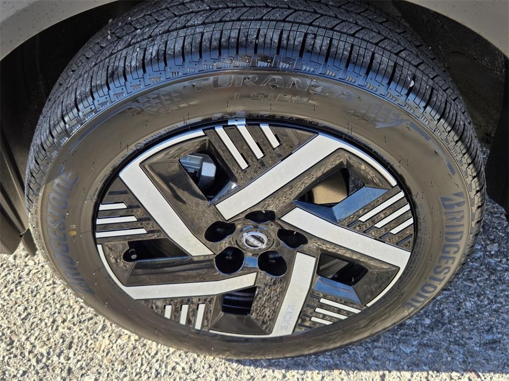 new 2025 Nissan Kicks car, priced at $24,737