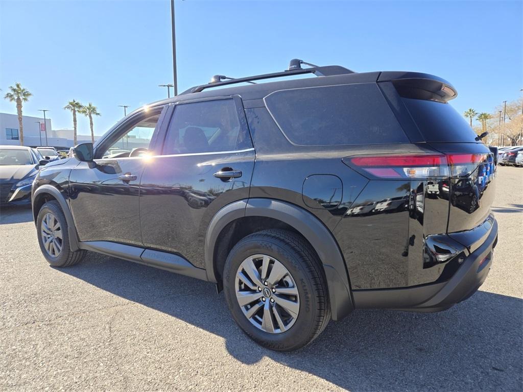 new 2025 Nissan Pathfinder car, priced at $40,492