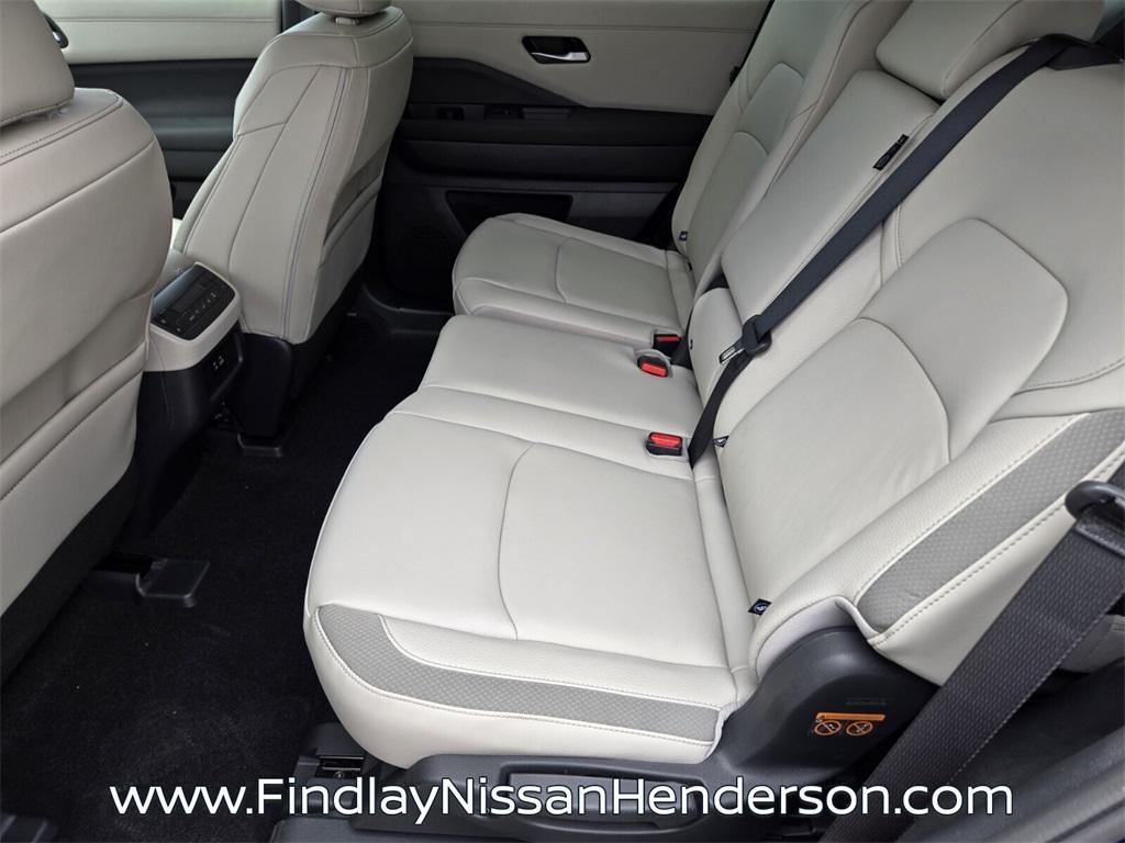 new 2025 Nissan Pathfinder car, priced at $37,213