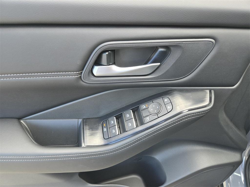 new 2025 Nissan Rogue car, priced at $36,392