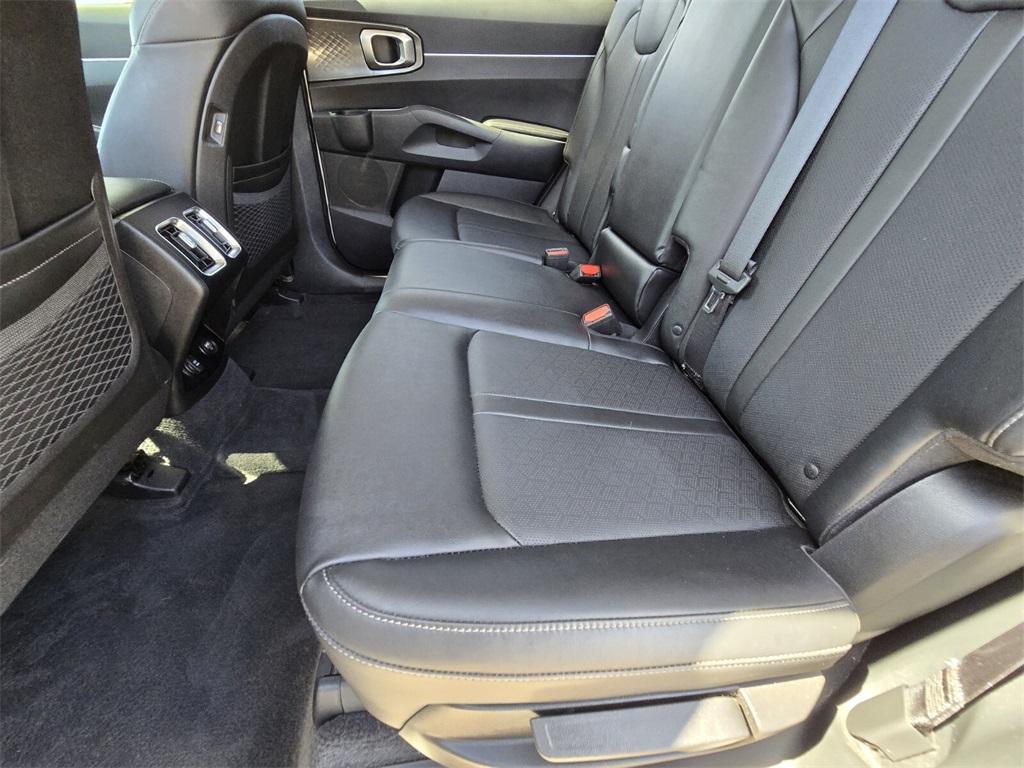 used 2022 Kia Sorento car, priced at $27,984