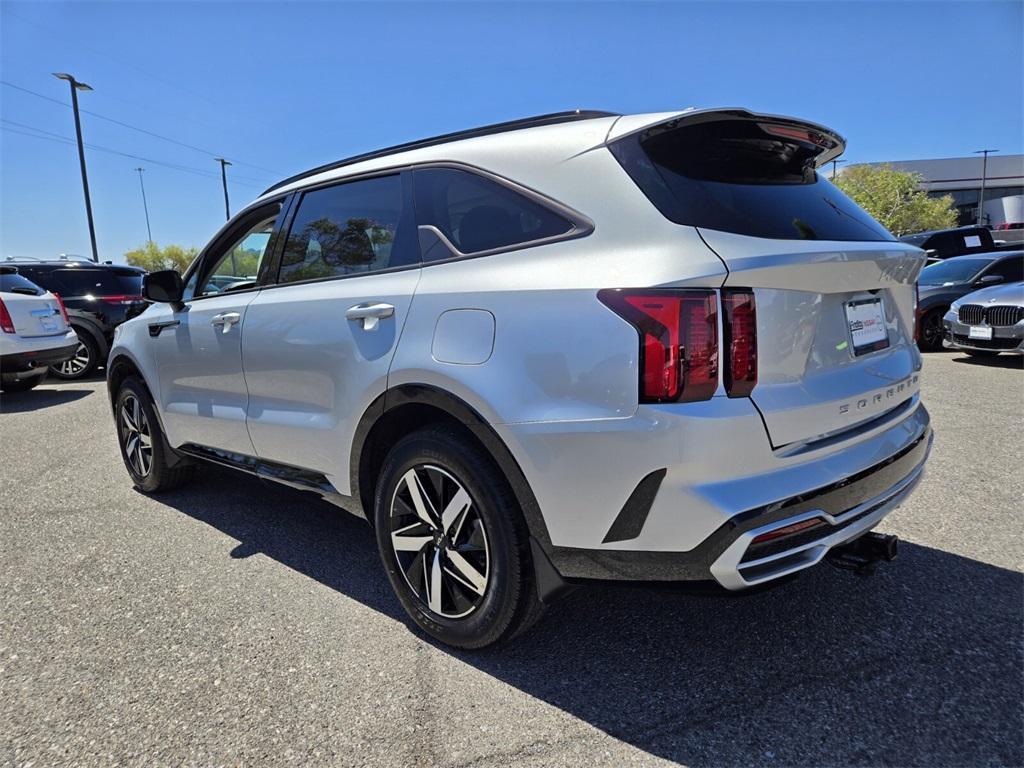 used 2022 Kia Sorento car, priced at $27,984