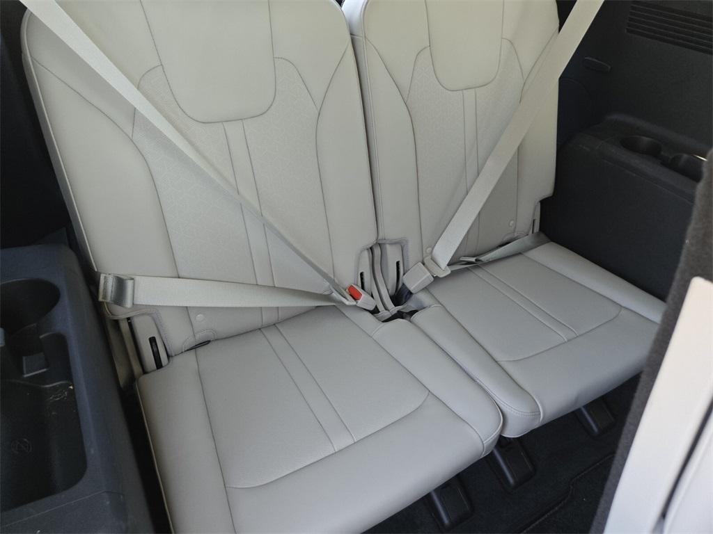 used 2022 Kia Sorento car, priced at $27,984