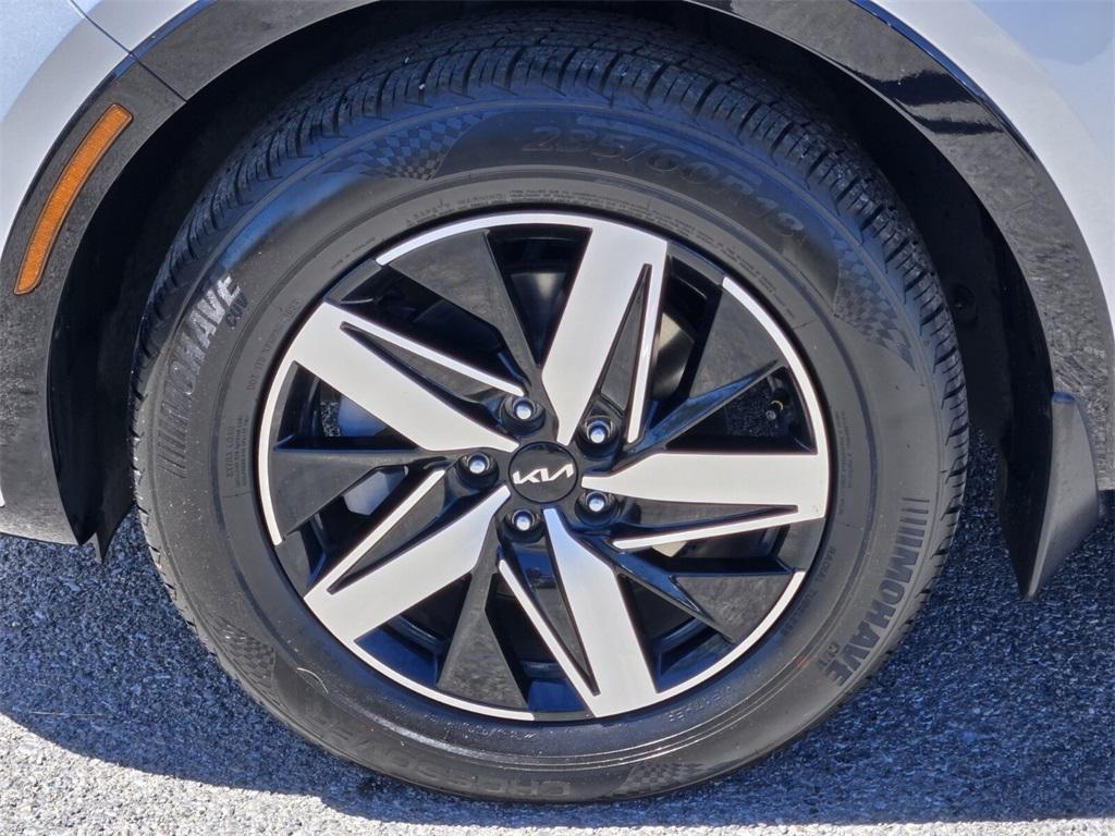 used 2022 Kia Sorento car, priced at $27,984