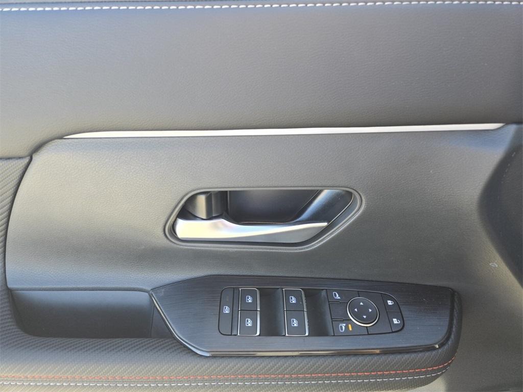 new 2025 Nissan Kicks car, priced at $27,572