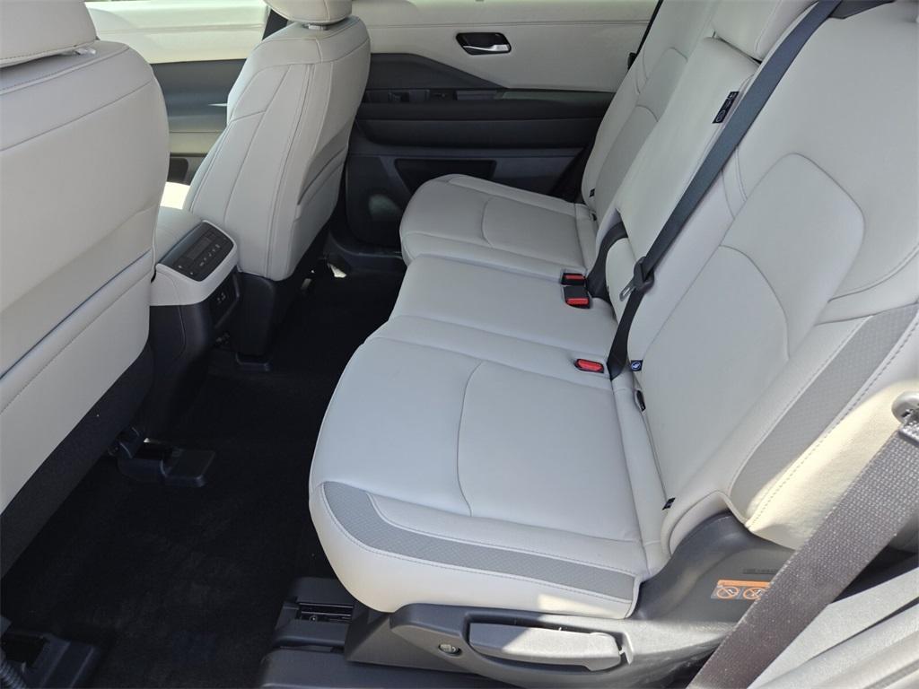 new 2025 Nissan Pathfinder car, priced at $42,213