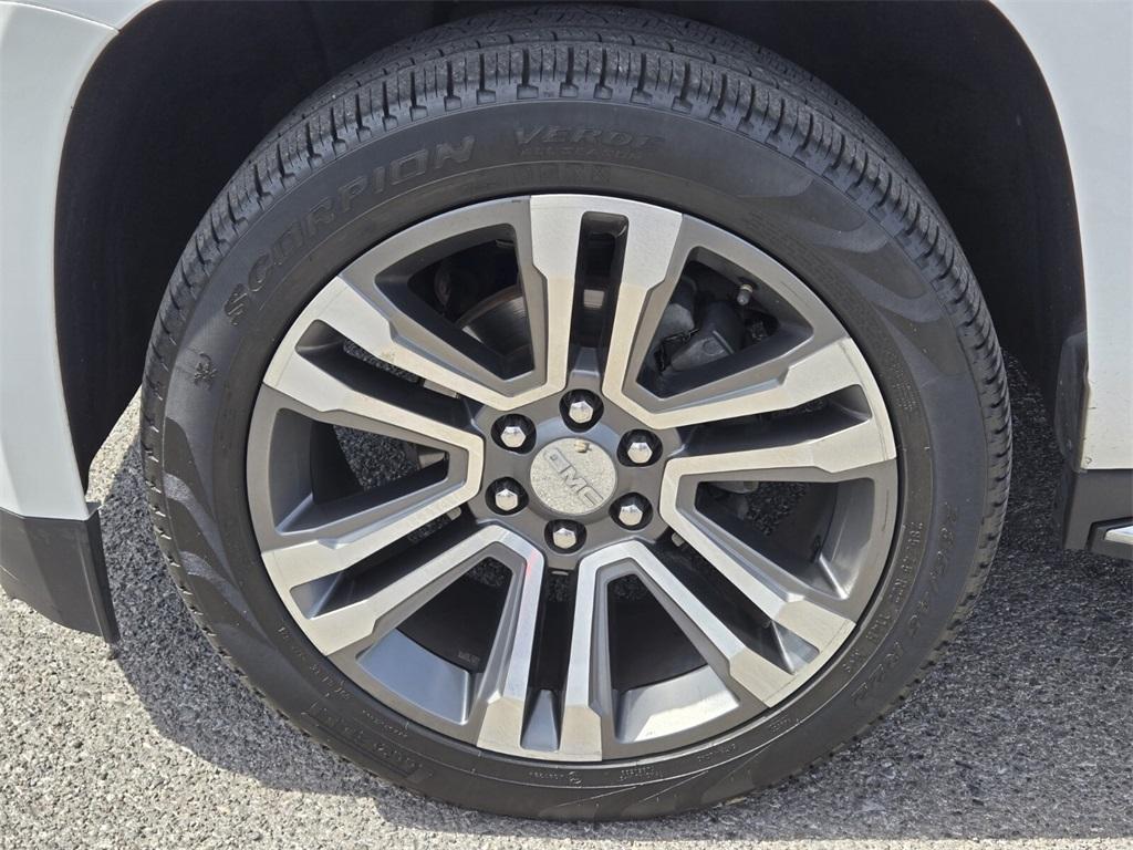 used 2017 GMC Yukon car, priced at $29,429