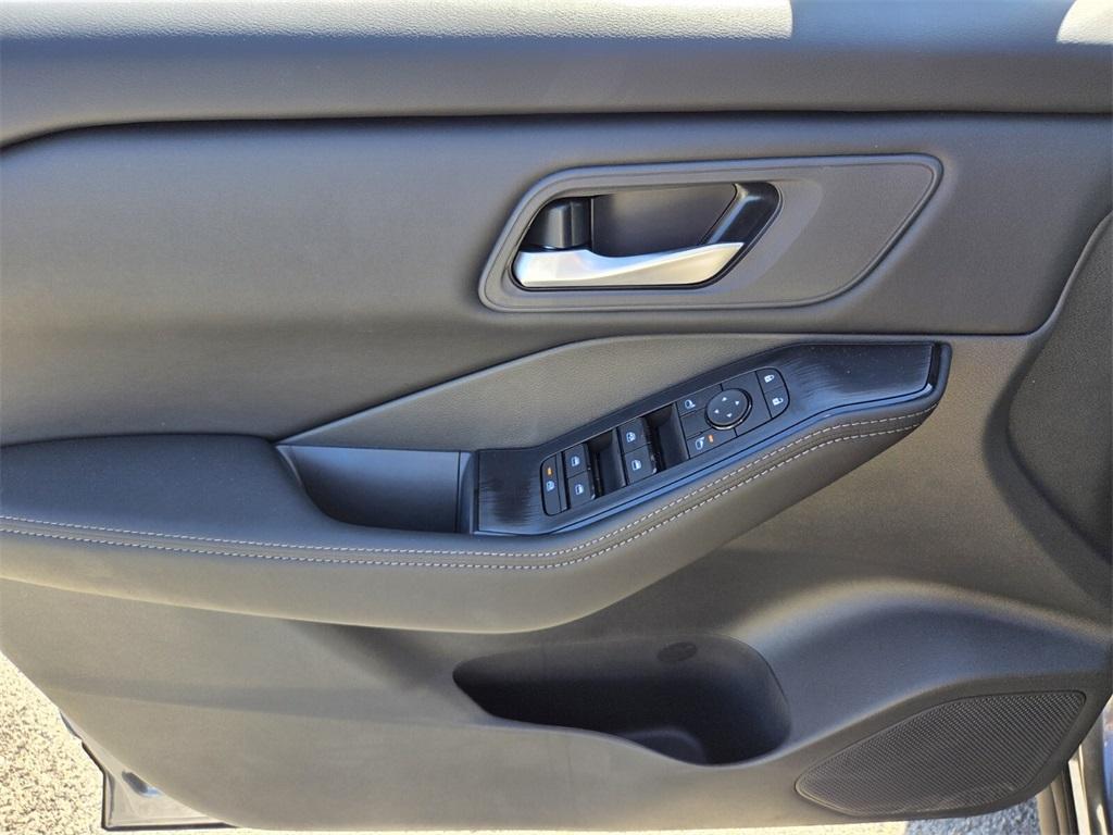 new 2025 Nissan Rogue car, priced at $30,750