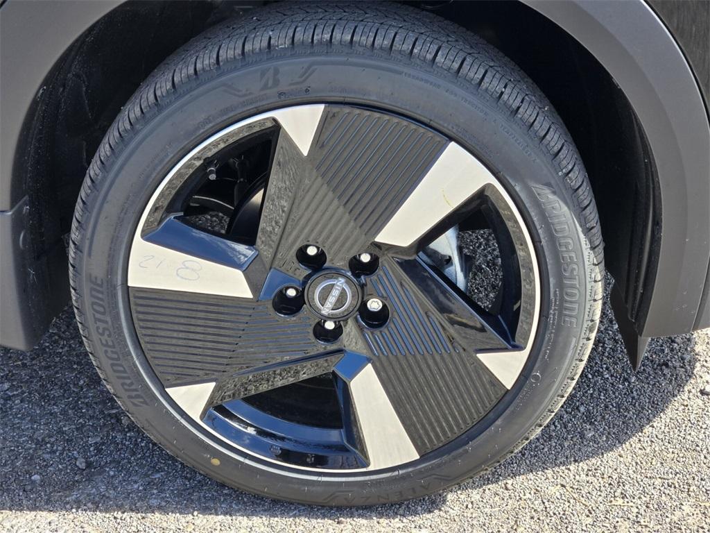 new 2025 Nissan Kicks car, priced at $28,219