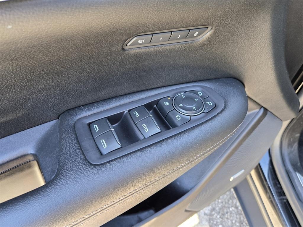used 2021 Cadillac XT5 car, priced at $29,749