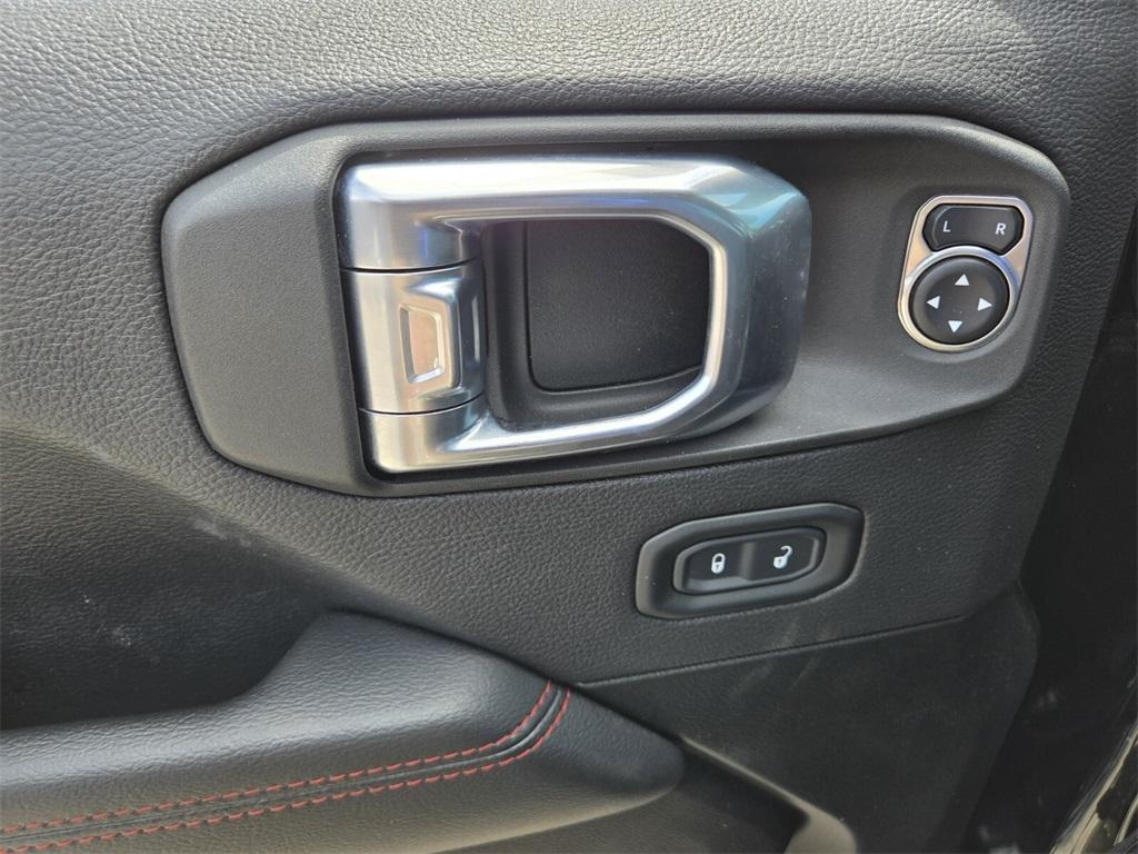 used 2021 Jeep Wrangler Unlimited car, priced at $37,984