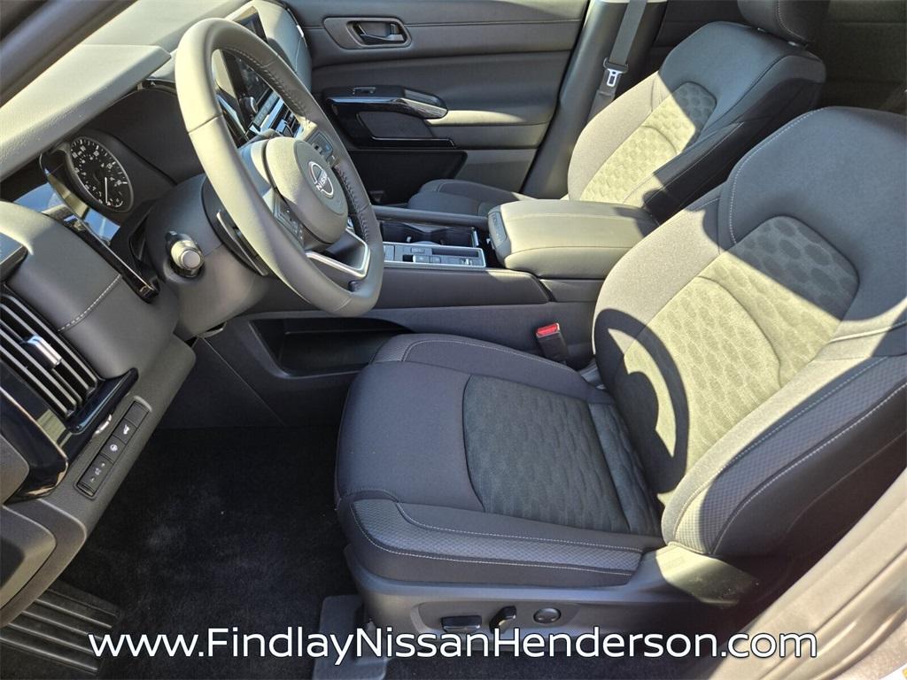 new 2025 Nissan Pathfinder car, priced at $34,814