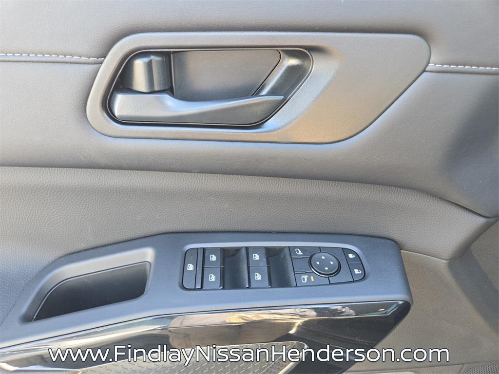 new 2025 Nissan Pathfinder car, priced at $34,814