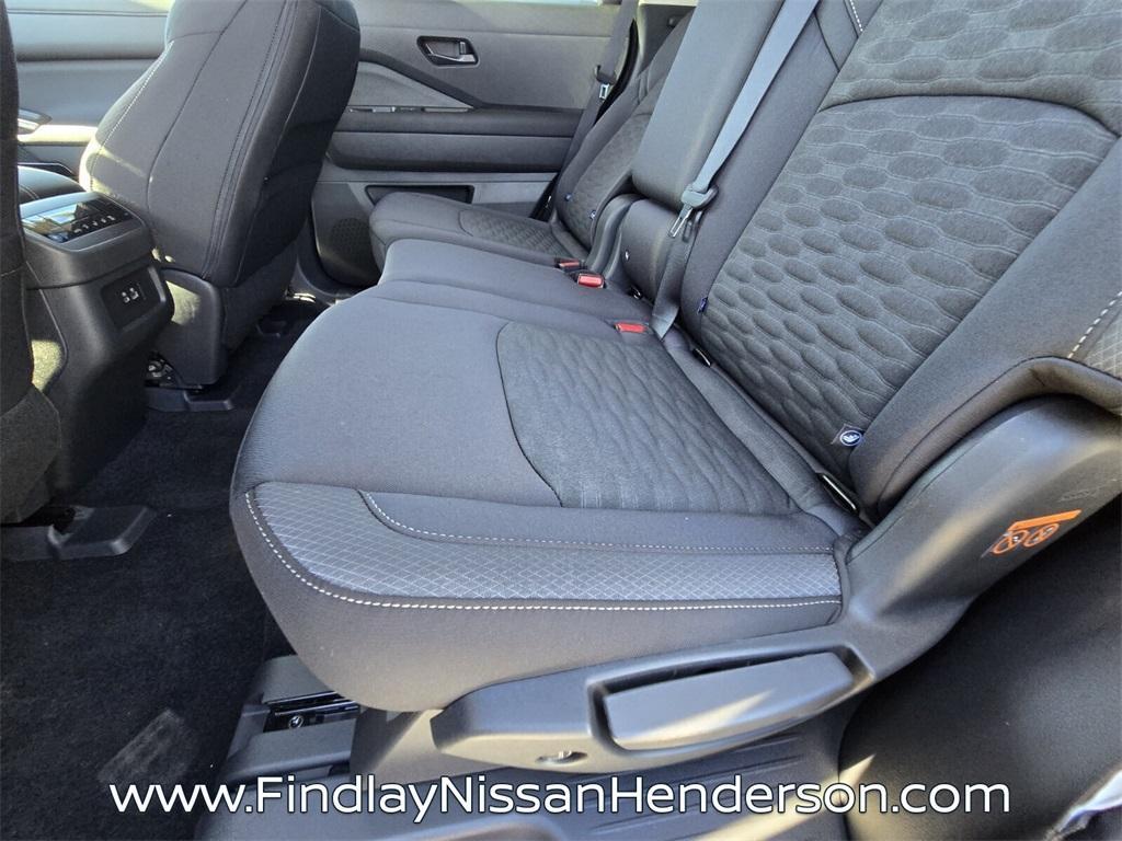 new 2025 Nissan Pathfinder car, priced at $34,814