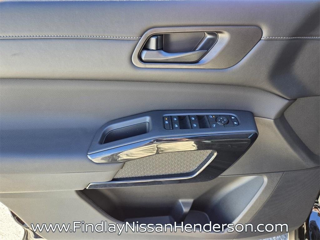 new 2025 Nissan Pathfinder car, priced at $34,700