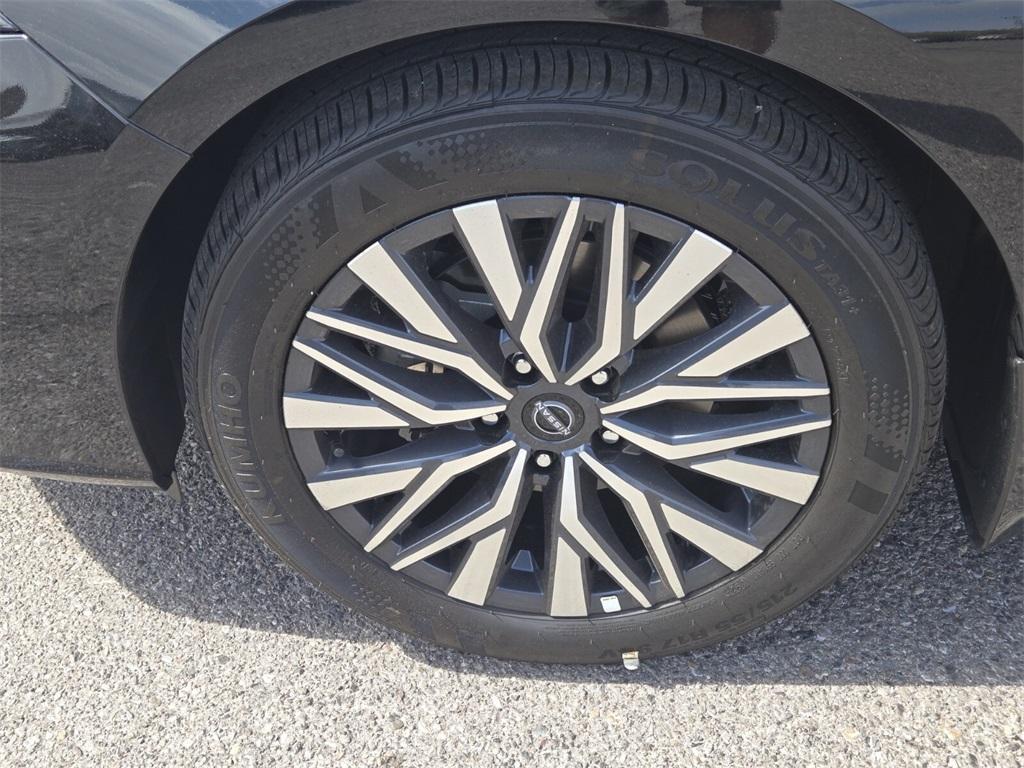new 2025 Nissan Altima car, priced at $28,297