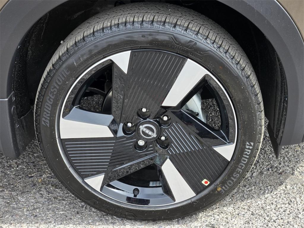 new 2025 Nissan Kicks car, priced at $28,485