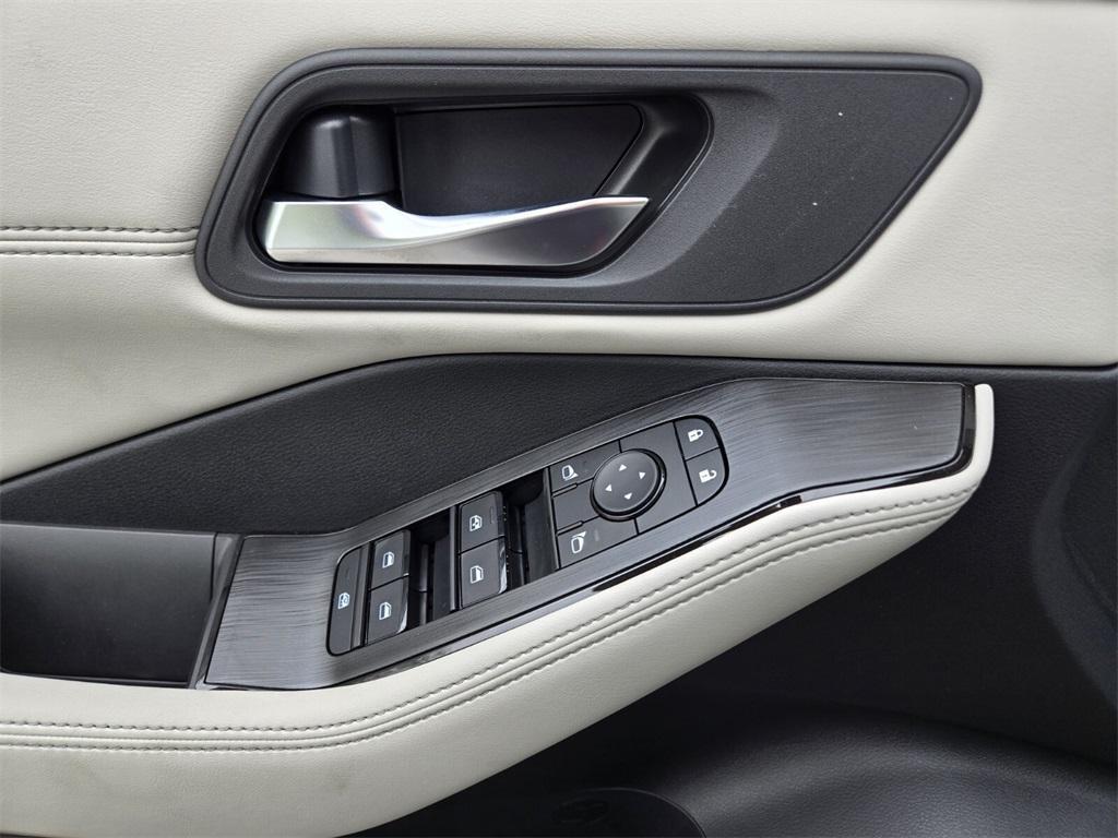 new 2025 Nissan Rogue car, priced at $33,020