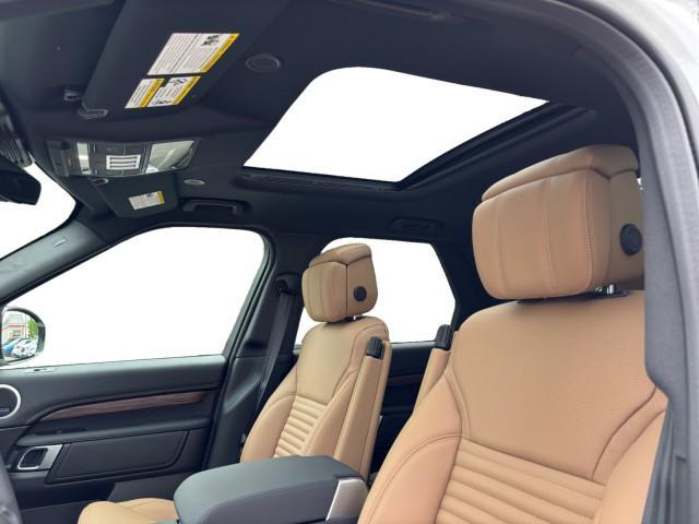 new 2025 Land Rover Discovery car, priced at $76,668
