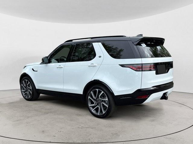 new 2025 Land Rover Discovery car, priced at $76,668