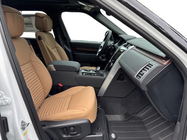 new 2025 Land Rover Discovery car, priced at $76,668