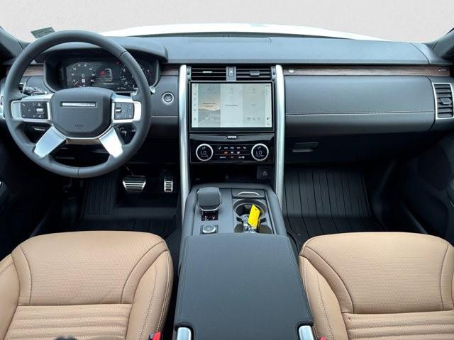 new 2025 Land Rover Discovery car, priced at $76,668