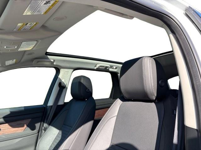 new 2025 Land Rover Discovery Sport car, priced at $58,948