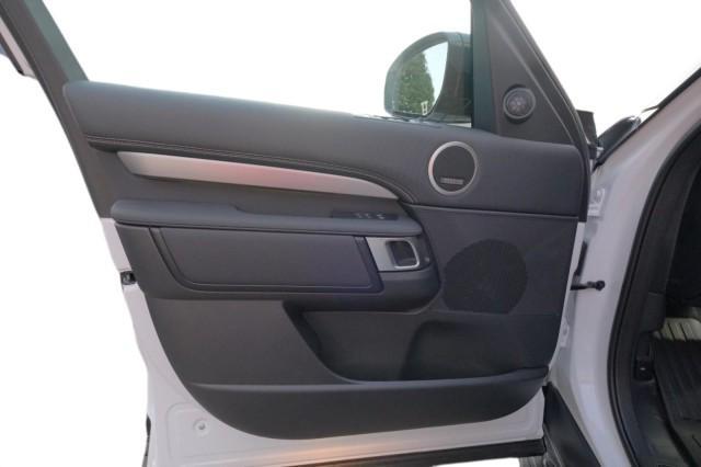 new 2025 Land Rover Discovery car, priced at $80,525